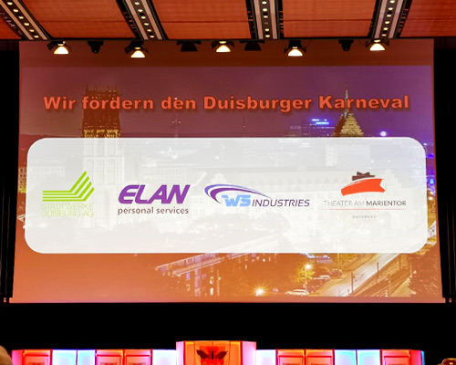Sponsorenwerbung auf Bühne beim Duisburger Karneval